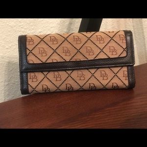 Vintage Dooney & Burke wallet